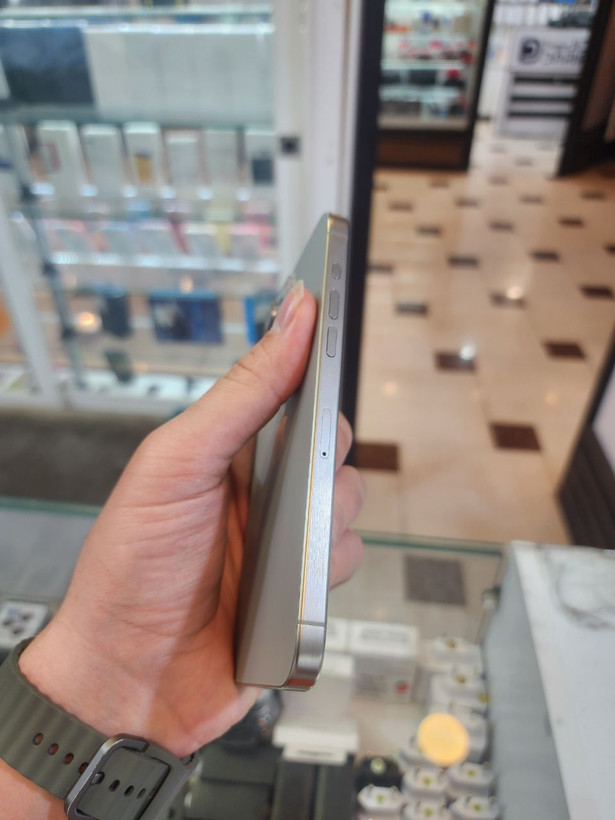 گوشی موبایل آیفون 15 MAX PRO کارکرده با حافظه 256 گیگابایت با رجیستر 90% CHA دوسیم
