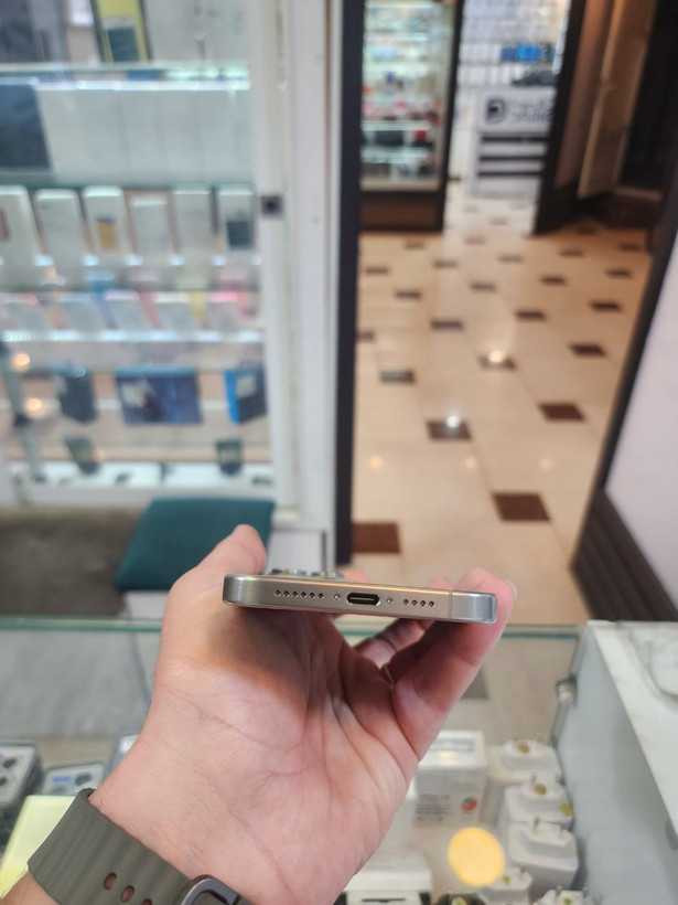گوشی موبایل آیفون 15 MAX PRO کارکرده با حافظه 256 گیگابایت با رجیستر 90% CHA دوسیم