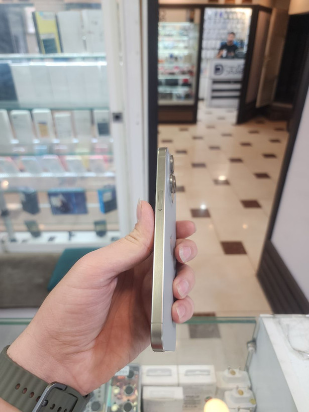 گوشی موبایل آیفون 15 MAX PRO کارکرده با حافظه 256 گیگابایت با رجیستر 90% CHA دوسیم