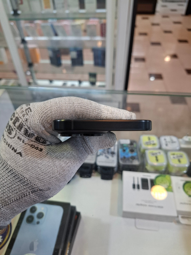 گوشی موبایل اپل iPhone 15 Pro Max کارکرده رنگ مشکی | 256 گیگابایت | پارت نامبر ZAA باتری 88% بدون رجیستر
