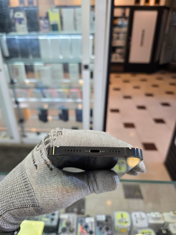 گوشی موبایل اپل آیفون 12 پرو مکس 256 گیگ ZAA دو سیمکارت | مشکی | کارکرده | باتری 81% | باز نشده | بدنه تمیز