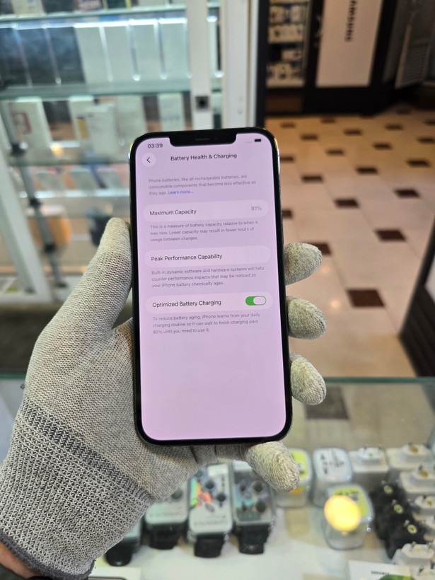 گوشی موبایل اپل آیفون 12 پرو مکس 256 گیگ ZAA دو سیمکارت | مشکی | کارکرده | باتری 81% | باز نشده | بدنه تمیز