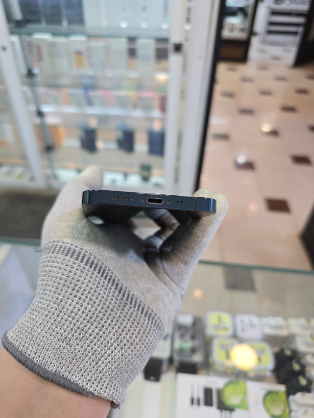 گوشی موبایل اپل iPhone 12 Pro حافظه 256 گیگ آبی پارت نامبر zaa کارکرده | رجیستر شده | سلامت باتری 74% استوک