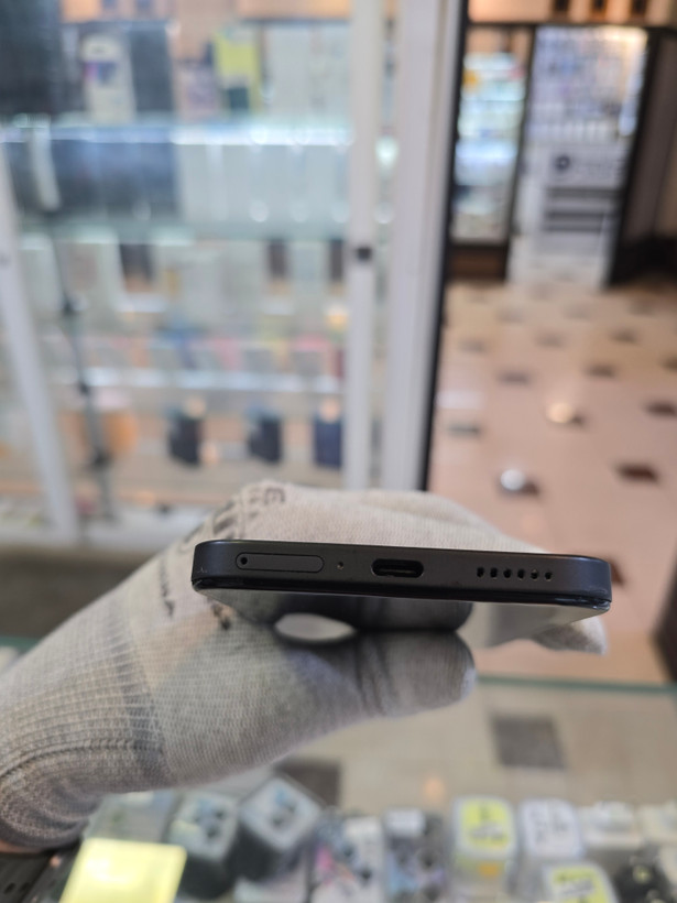 گوشی موبایل Nothing Phone (2a) 256 گیگ رم 12 | مشکی | کارکرده | خط و خش سطحی و جزئی