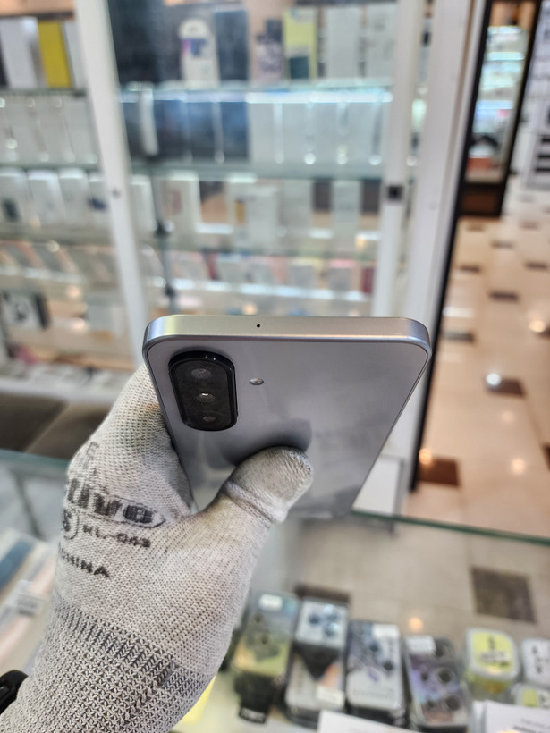 گوشی موبایل سامسونگ کارکرده مدل GALAXY A17 4G با ظرفیت حافظه ی 128 گیگابایت و ظرفیت رم 4 گیگابایت رنگ نچرال