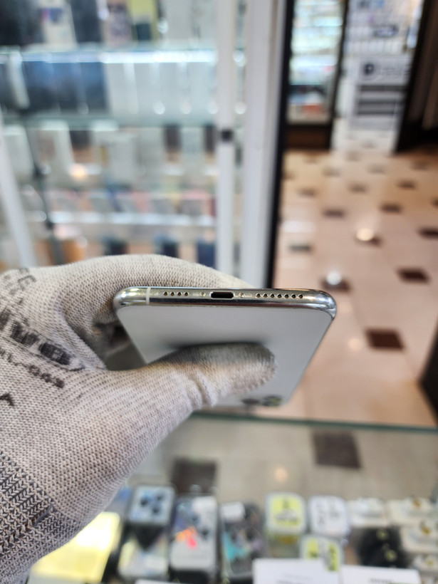 گوشی موبایل اپل آیفون 11 پرو مکس کارکرده 64 گیگ ZAA دو سیمکارت | سلامت باتری 70% | رنگ نقره ای