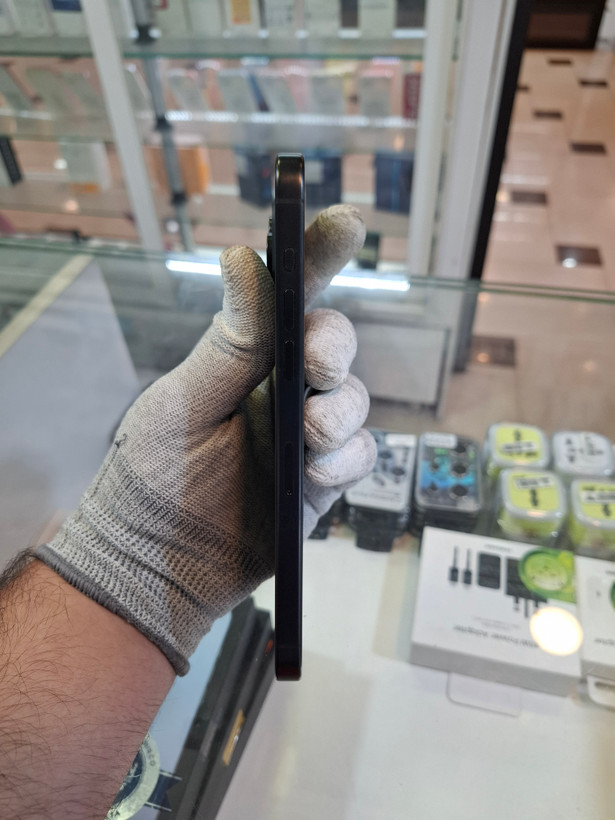 گوشی موبایل اپل iPhone 15 Pro Max کارکرده رنگ مشکی | 256 گیگابایت | پارت نامبر ZAA باتری 86% بدون رجیستر