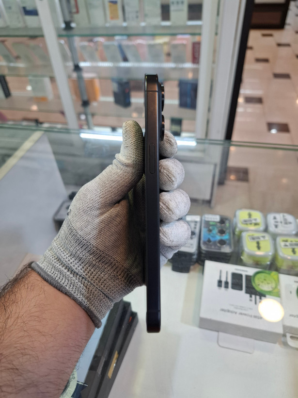 گوشی موبایل اپل iPhone 15 Pro Max کارکرده رنگ مشکی | 256 گیگابایت | پارت نامبر ZAA باتری 86% بدون رجیستر